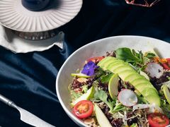 瘦身牛油果藜麦沙拉-Wei菋·Le Bistrot