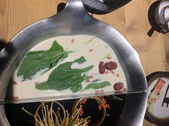 -湊湊火锅·茶憩(杭州湖滨银泰in77店)