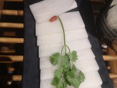 -老牌坊云南鱼豆花火锅(哈西万达店)
