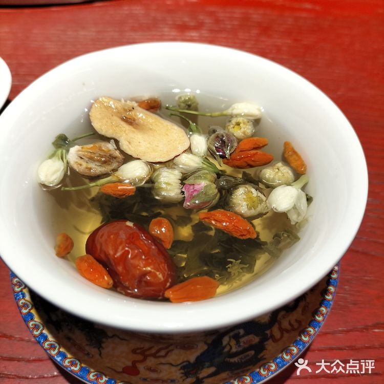 地道四川鸭血豆腐火锅，快来品尝一下。