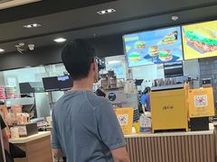 -麦当劳(上海虹桥站30B检票口楼上)