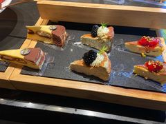 -雍容荟帝王蟹活龙虾展台自助(IFS黑金店)