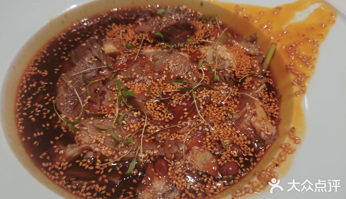 很不错的川菜，每一道菜都非常的正宗非常赞，尤其是夫妻