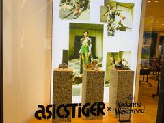 -Vivienne Westwood(上海来福士广场店)