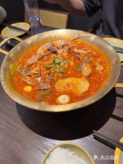 张翻越·川渝冒菜·武汉黑鸭煲(城北万象城店)图片