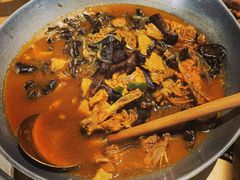 小鸡炖蘑菇-关东小磨东北菜(上海长风大悦城店)