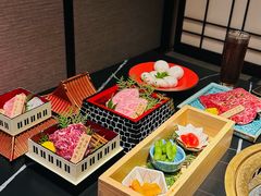 -山川小町·极番烧肉(新地假日广场店)