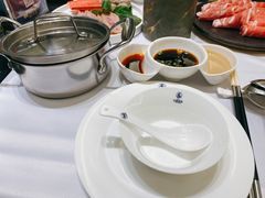 -红鼎豆捞·非遗鲍皇汤火锅(宝丰路店)