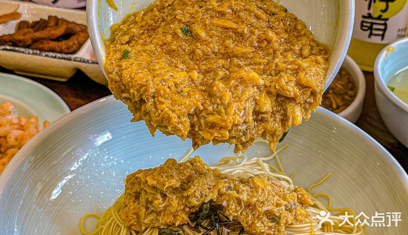 每一个平凡的日子，都值得一碗温暖的蟹黄面