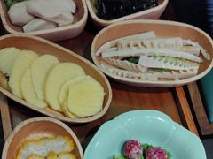 -野山舂·贵州现舂酸汤火锅(鸿通城店)