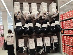 -NIKE上海青浦换季优惠店