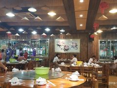 大堂-绿雅居原生态农庄(小涌店)