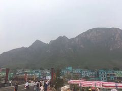 -百里峡七彩艺术小镇