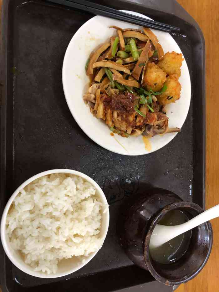 苏大应用技术学院-第5食堂-"第五食堂位于苏大应用技术学院,中快餐饮