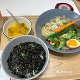 环境：位于杭州湖滨银泰in77D区负二楼