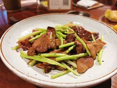 榆耳藜蒿小炒-七色云蔬食(喜邻里店)