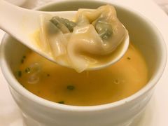蟹粉小馄饨-新光酒家·河豚·海鲜·蟹料理(浦东店)