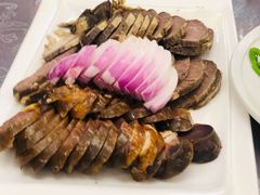 -牧场烧烤餐饮广场