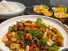腾冲菌香尖椒鸡-小喜客·云南特色菜(纳西庭院店)