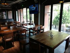 靠窗位-Geneva日内瓦餐厅(西郊宝成花苑店)