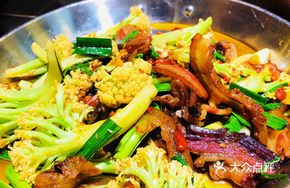 Mother's Dish: Deep Mountain Cabbage with Old Sausage