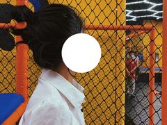 -爱蹦iBOON蹦床运动馆(江汉店)