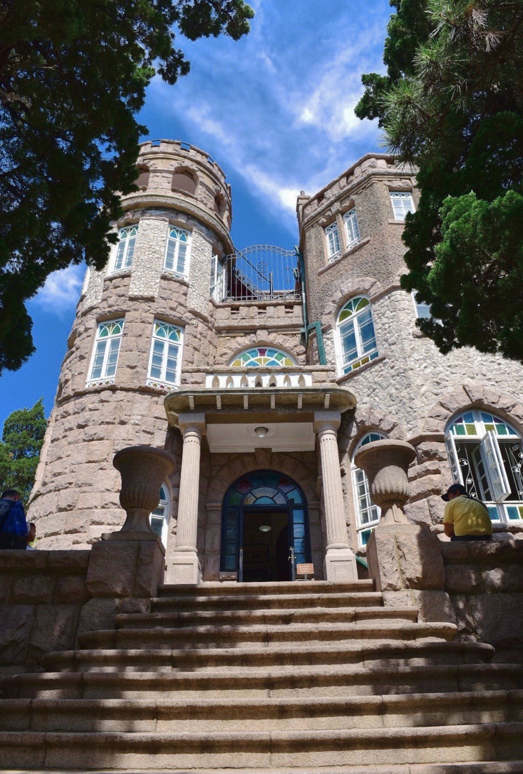 坐拥完美海景的石头城堡—青岛花石楼