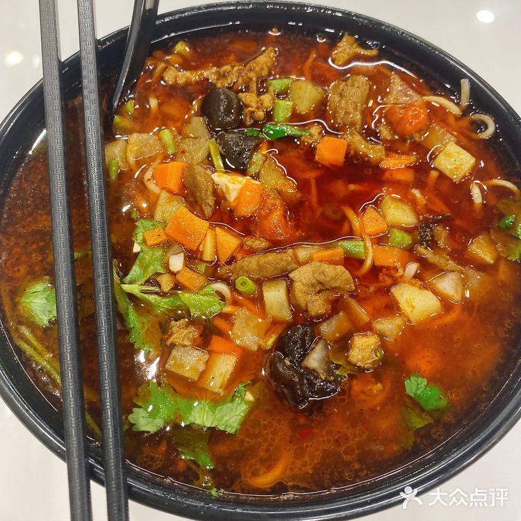 陕西面馆第一次吃这家面，点了这个陕西臊子面