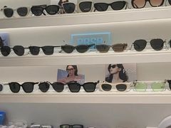 -J-Optical佳视明眼镜·蔡司视觉(青岛金茂览秀城店)