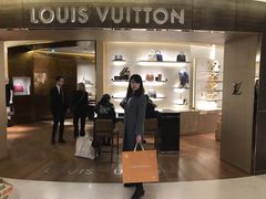 -乐蓬马歇百货公司(Rive Gauche)