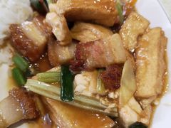 豆腐火腩饭-万利港式茶餐厅