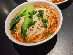 -麻六记(凤凰汇店)