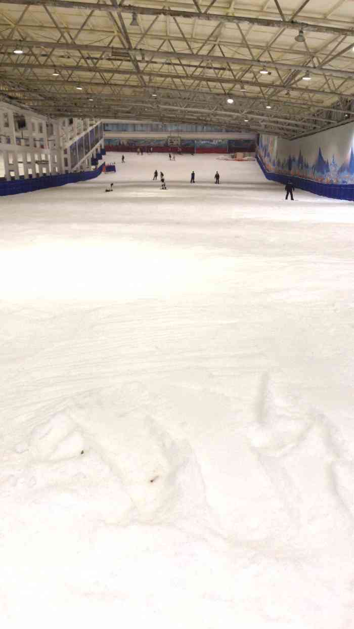 乔波室内滑雪场