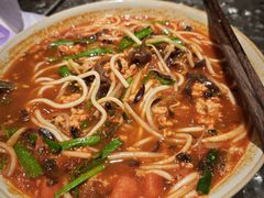 -粉八·云南米线·建水烧烤(常熟路店)