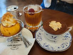 -Café Monson