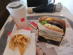 安格斯厚牛培根堡套餐-麦当劳(田林好又多店)
