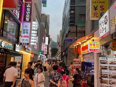 -BHC炸鸡(明洞总店)