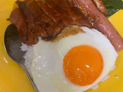 鸡排肠仔煎蛋饭-華叔茶記