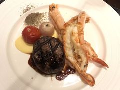 -恰餐厅及酒吧 CHAR Bar & Grill (北京丽都皇冠假日店)