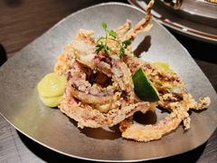 脆炸鱿鱼配柠檬牛油果酱-庐灶江南·江南菜·四合院Bistro(东直门雍和宫·原华侨宾馆店)