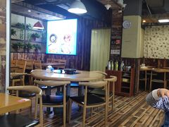 大堂-陆记牛庄·碳锅龙虾烧烤(爱上花园店)