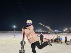 -丝绸之路山地度假区滑雪场