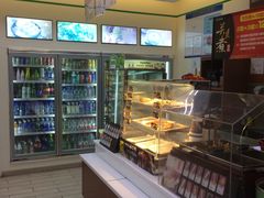 -全家便利店(洛川东路店)