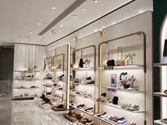 -BeLLE 百丽(凯德闵行商业中心店)