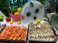 -亚洲国际大酒店·云顶阁旋转自助餐厅