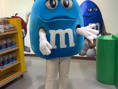 -m豆巧克力世界(上海世茂广场店)