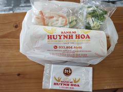 -Bánh Mì Huynh Hoa