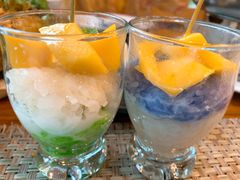 -Chom Cafe and Restaurant