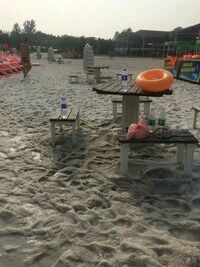 -黄河谷马拉湾海浪浴场
