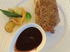 -广州塔卢特斯法国旋转餐厅